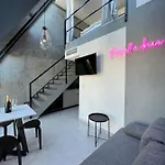 Neon Apartahotel 3*