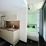 Neon Apartahotel