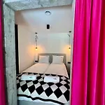 Apartahotel Neon 3*
