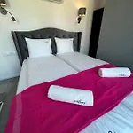 Aparthotel Neon 3*