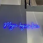 Neon 3*