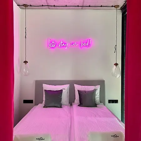 Aparthotel Neon 3*