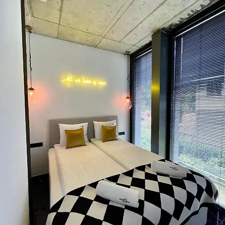 Neon Lejlighedshotel