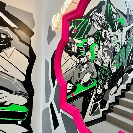 Neon شقة فندقية