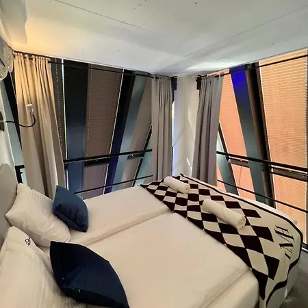 Neon Apart Otel 3*