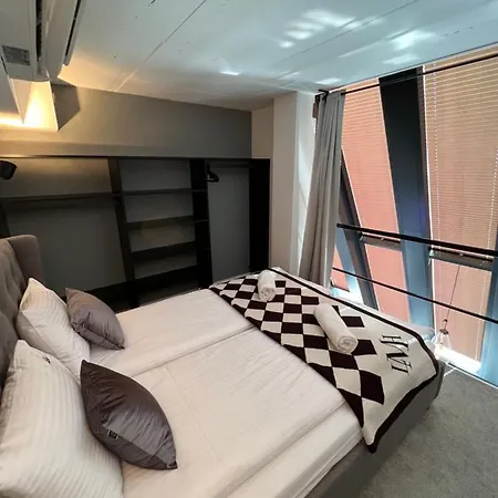 Neon 3*