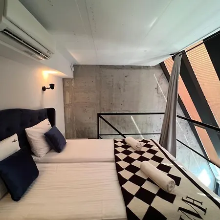 Neon Apart Otel