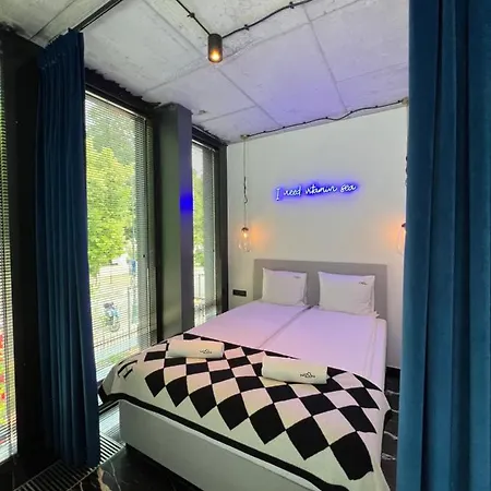 شقة فندقية Neon