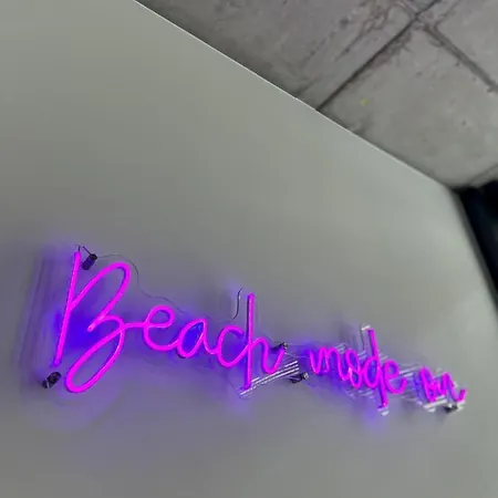 Neon 3*