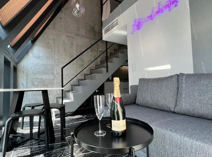 Neon Aparthotel Sopot